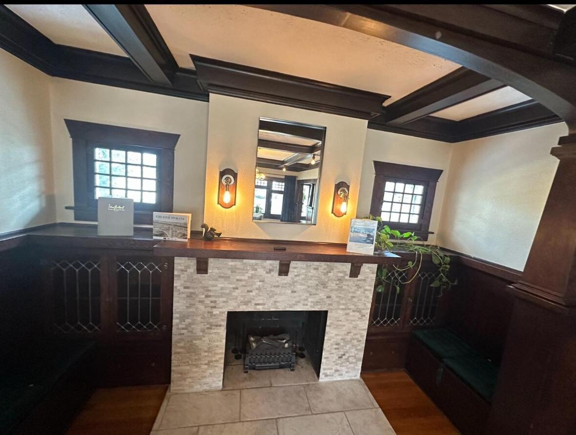 Villa Inland Northwest Retreat Spokane